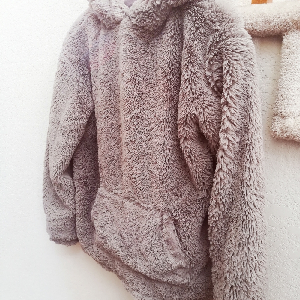 Grey fuzzy Silence + Noise pullover hoodie, size Medium